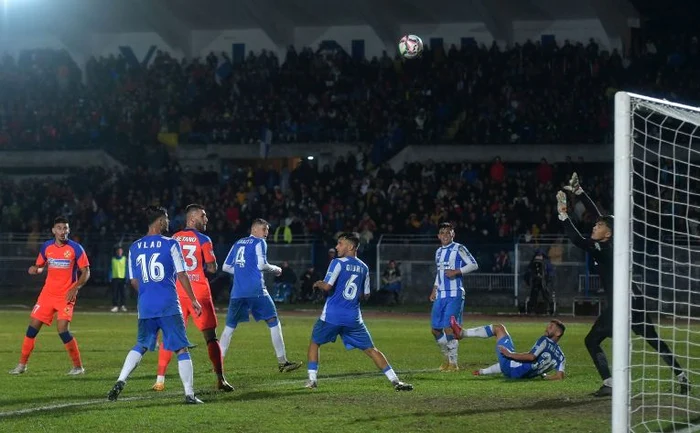 Formația din Hunedoara a avut în poartă un portar de 16 aniFOTO: Sportpictures.eu