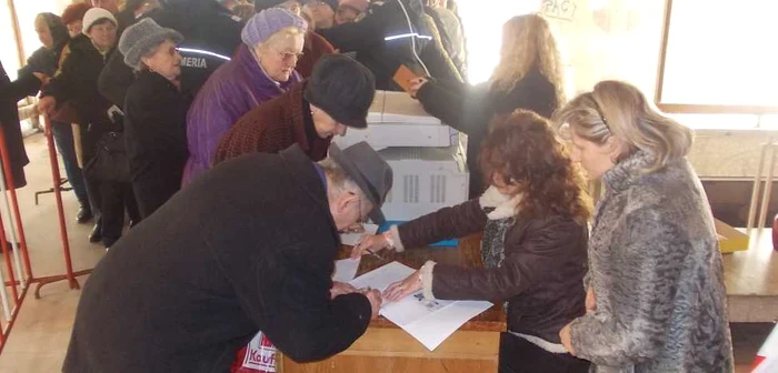 Pensionarii au fost primii la analizele gratuite