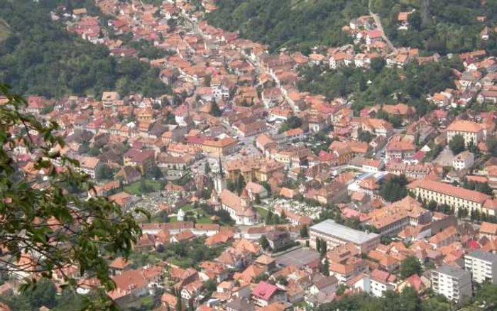 Aşa se vede Braşovul de pe Muntele Tâmpa. FOTOSimona Suciu.