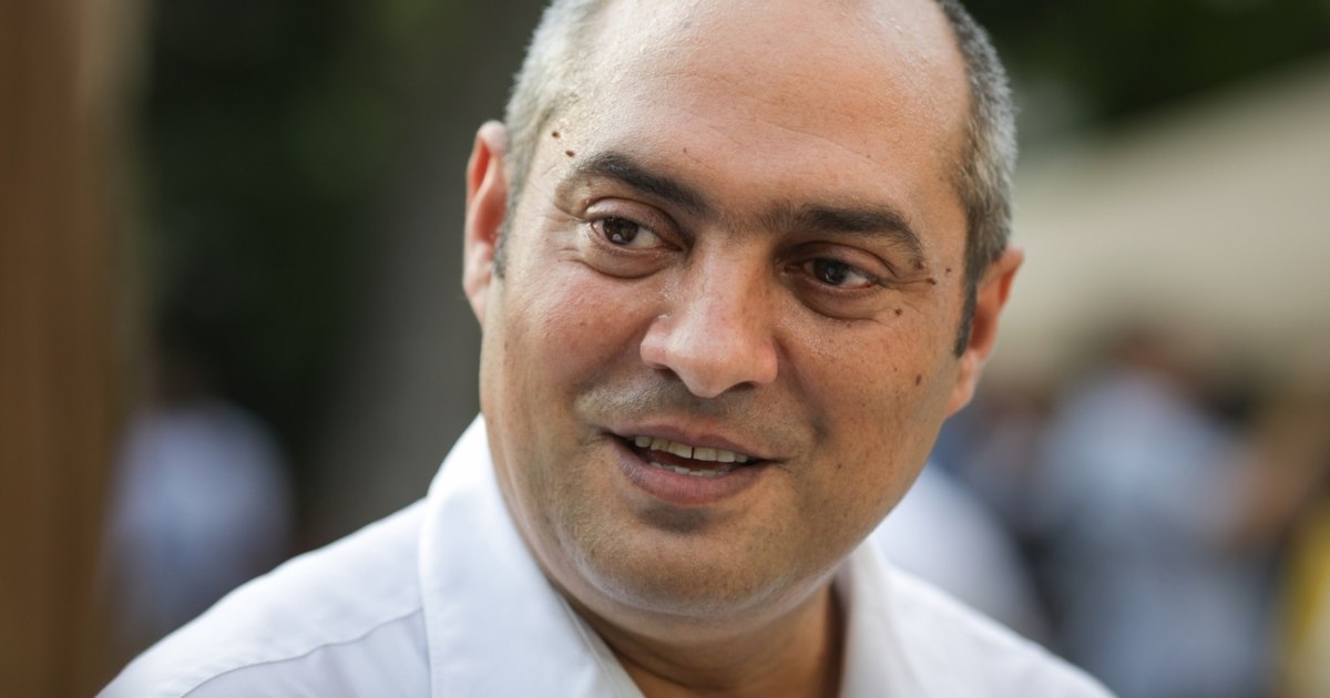 Gelu Duminică nu rupe diploma de doctorat