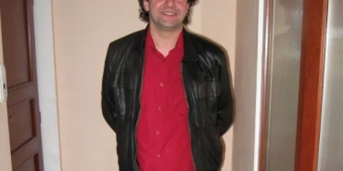 Claudiu Pintican joacă rolul principal în spectacolul "Pe mine mie... redă-mă"