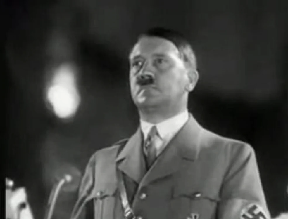 Hitler, în timpul unuia dintre discursurile sale