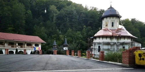 drum schitul sfantul nectarie hunedoara foto daniel guta adevarul