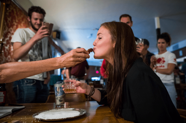 Cel mai scârbos cocktail! Un bar din Canada servește o băutură care conține un deget de om