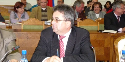 Petru Lezeu  