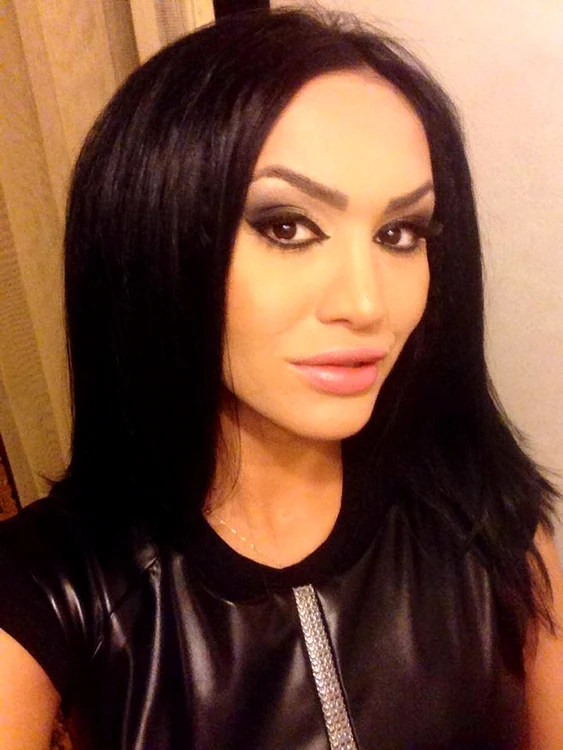 
    Marga a început să mănânce flori pentru a slăbi şi a ajuns la spitalFoto: arhivă personală  