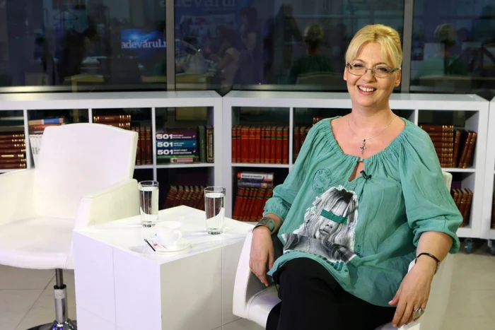 Emilia Popescu, în studioul Adevărul Live FOTO: Marian Iliescu
