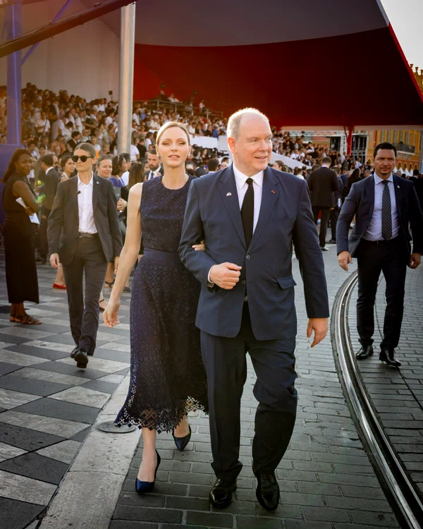 Charlene și Albert de Monaco Facebook png