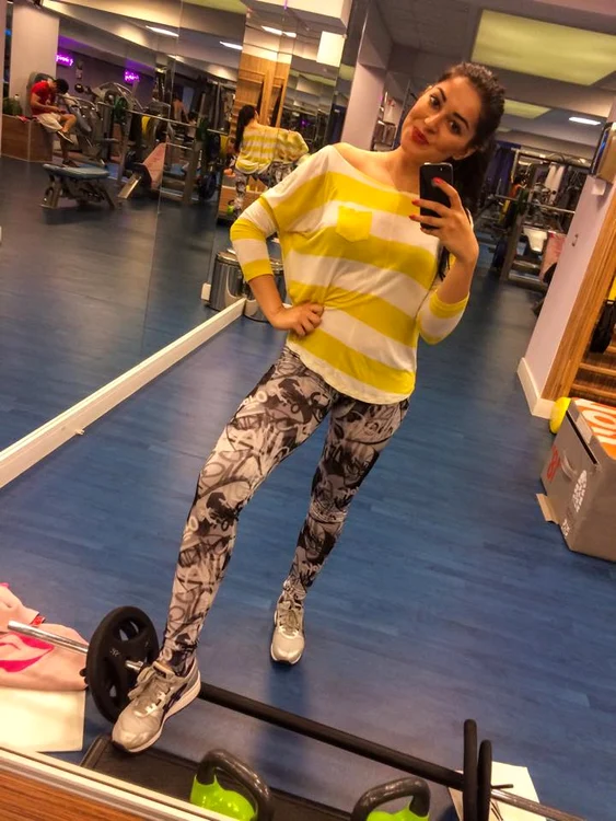 Elena îşi petrece multe ore la sala de sport