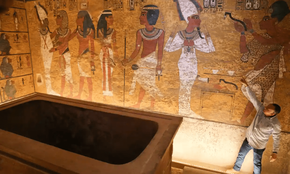 Mormântul lui Nefertiti ar putea fi despărțit printr-o ușă secretă de cel al lui Tutankhamon