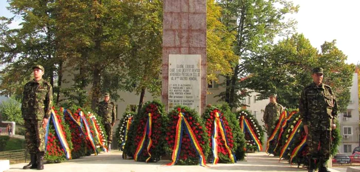 La Monumentul Eroilor din Vaslui au fost depuse coroane