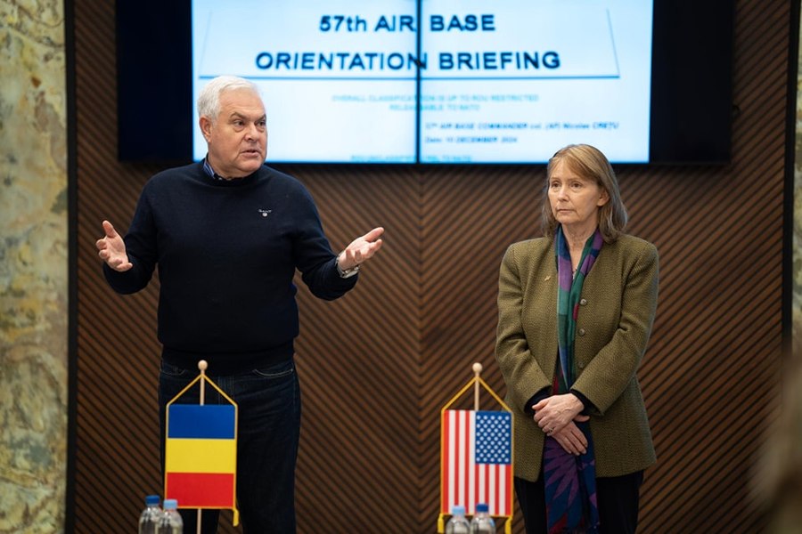 Ministrul Apărării și ambasadoarea SUA în România, vizită la Deveselu. „Sistemul reprezintă una dintre cele mai importante capabilităţi”