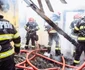 Mansardă distrusă într-un incendiu FOTO ISU Timiş