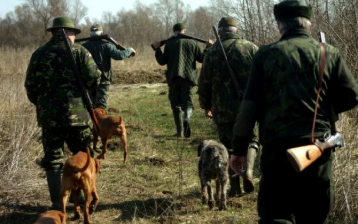 Zece bărbaţi participau la vânătoare FOTO Arhivă