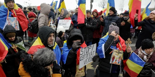 protest aur parlament jpg