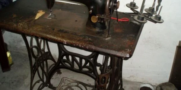 Maşină de cusut Singer