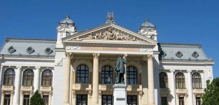 Teatrul Naţional "Vasile Alecsandri" Iaşi este locul de desfăşurare a Galei Premiilor UNITER FOTO bzi.ro