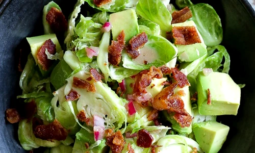 Salata de varza de Bruxelles cu avocado jpeg