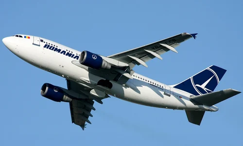 www airliners net Matt Kostelnick 2012 TAROM Romania Airbus A310 