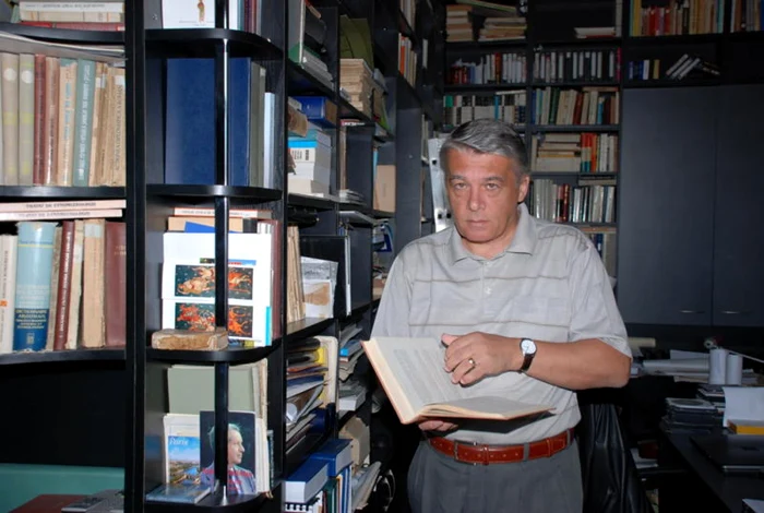 Profesor- doctor Ionel Cândea, directorul Muzeului Brăilei. FOTO: N.Butnaru