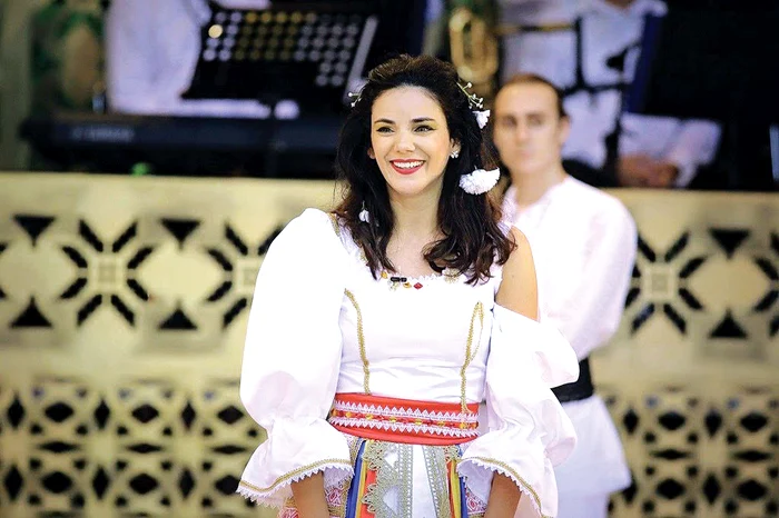 Anamaria Donosa este un munte de energie şi talent care are un rol special în „100 lui Tănase”