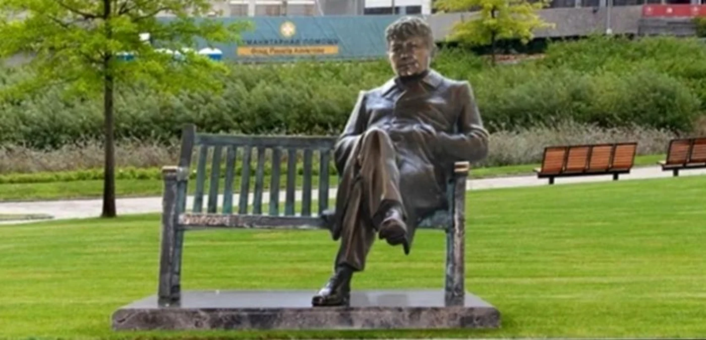 Statuia lui Mircea Lucescu de la Hunedoara. Foto: X/@FCShakhtar