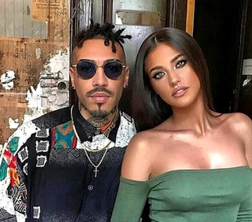 
    Casa în care s-au retras Alex Velea, Antonia și copiiifoto: Click!  