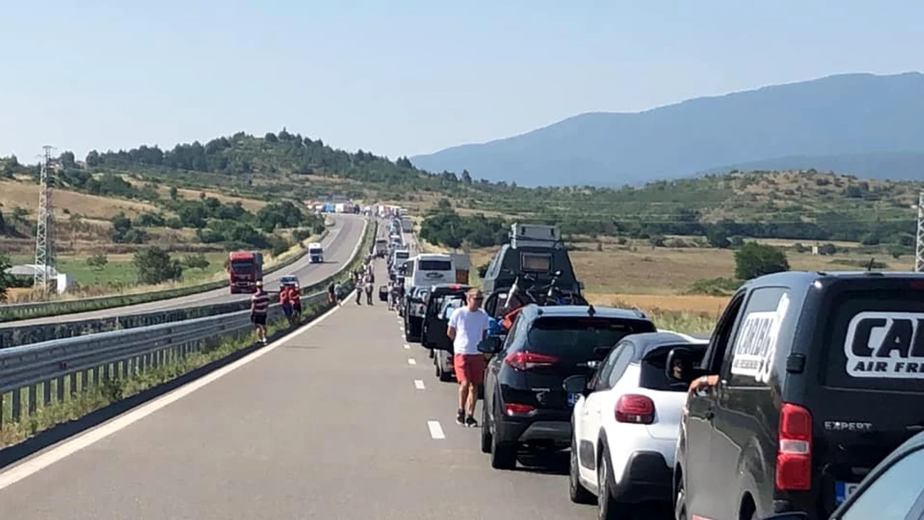 În Vama Kulata dintre Bulgaria și  Grecia cozile se întind pe zeci de kilometri