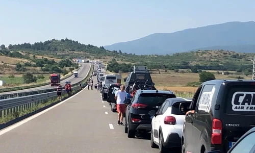 În Vama Kulata dintre Bulgaria și  Grecia cozile se întind pe zeci de kilometri jpeg