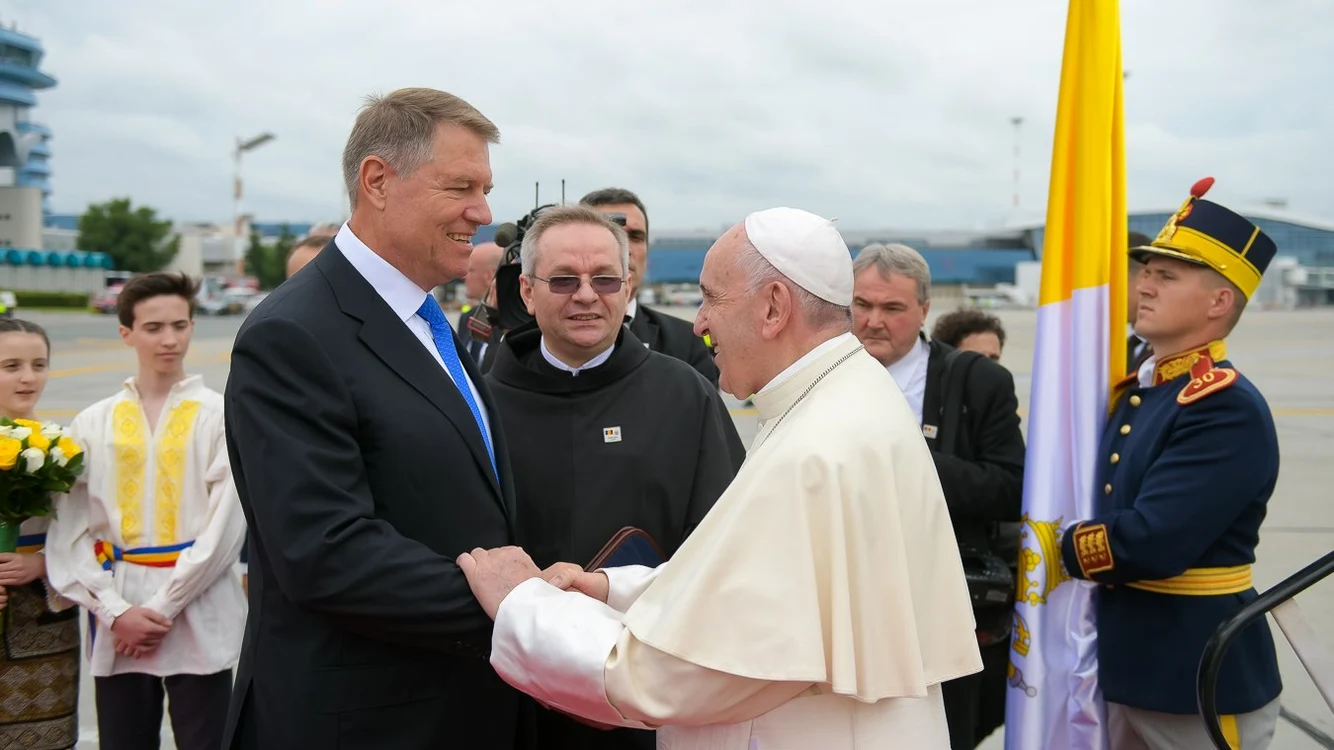 1 klaus iohannis papa francisc carmen iohannis 2 jpg jpeg
