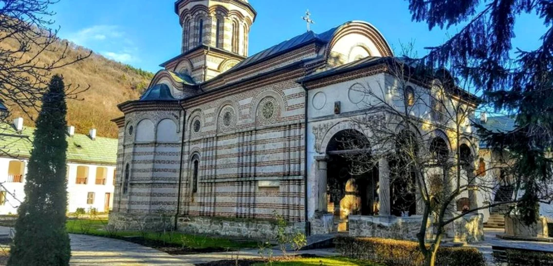 Mănăstirea Cozia - Vâlcea Foto Centrul Naţional de Informare Turistică Vâlcea