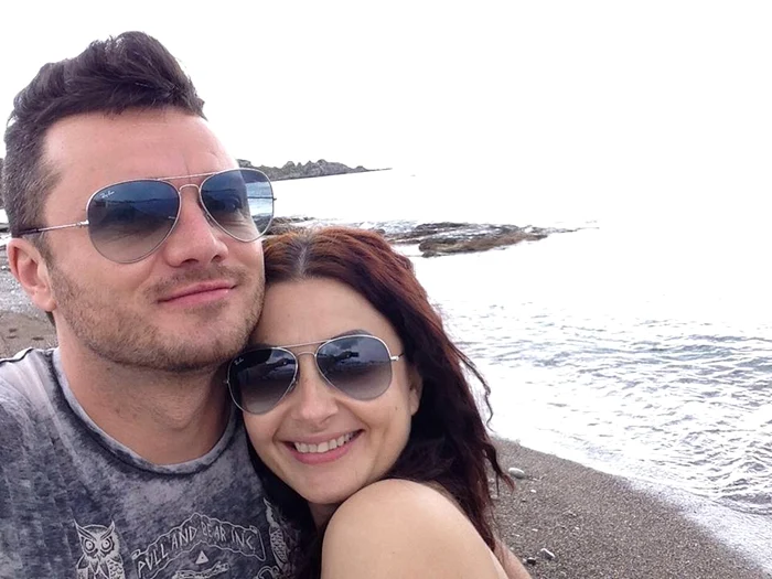 Gabi Cristea radiază la braţul iubitului