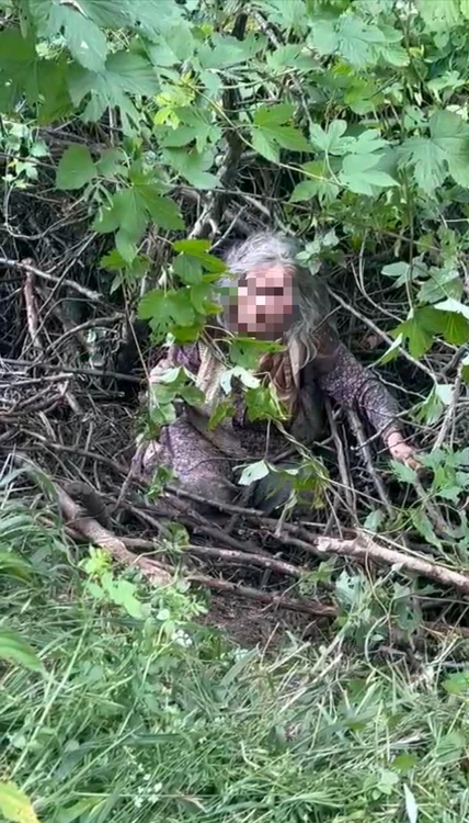 Femeie de 77 de ani salvată de polițiști FOTO IPJ Vrancea