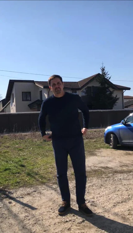 
    Fiul lui Marian şi iubita lui   
