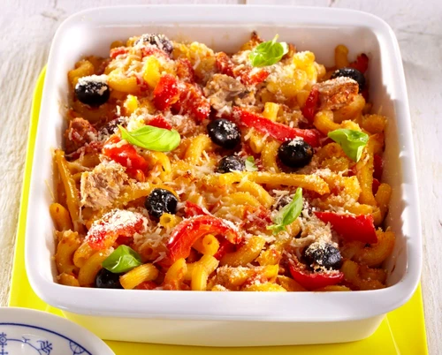 Penne cu legume şi ton jpeg