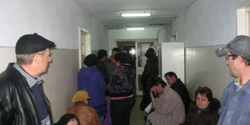 Scandalagiul s-a dat în stambă în fața medicilor de la Urgențe, foto: Arhivă