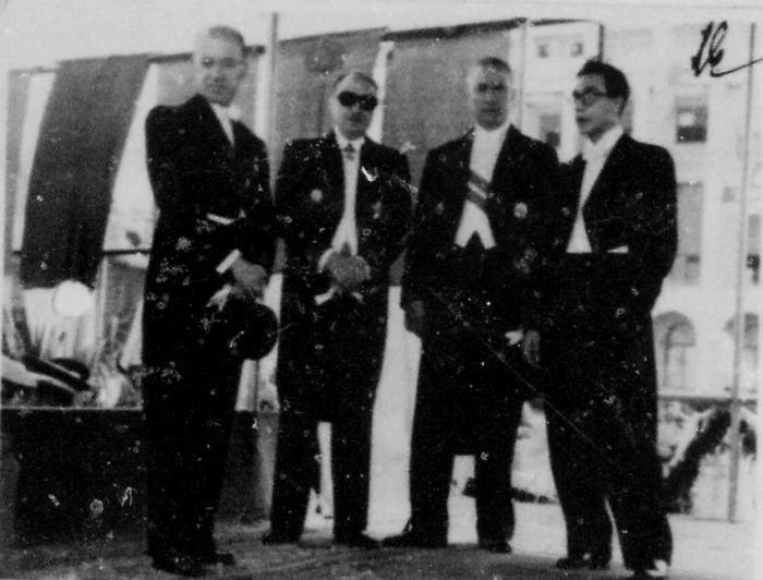 Câțiva dintre oamenii de încredere ai regelui: Naum Ionescu, Octav Ulea, D. Negel, Mircea Ionnițiu