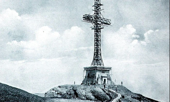 Eveniment: 90 de ani de la inaugurarea Crucii Eroilor Neamului jpeg