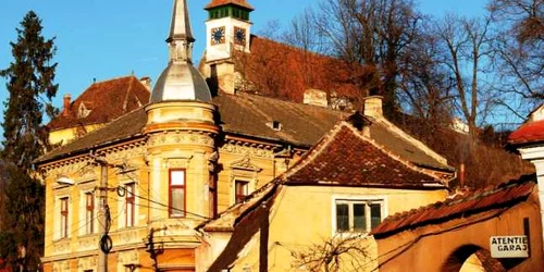 Biserica a fost complet restaurată. 