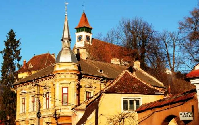 Biserica a fost complet restaurată.