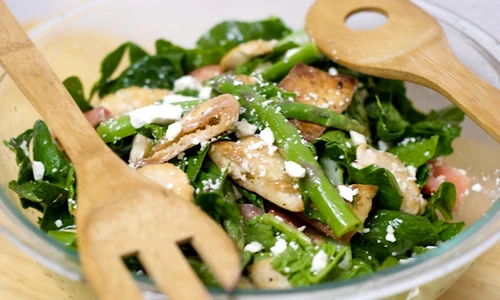 salata de spanac cu pui jpeg