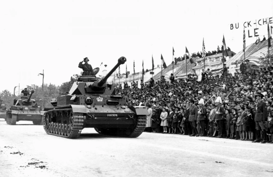 Imagine de la parada din 10 mai 1946