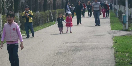 Băcăuanii au ieșit în parc în prima zi de Paște.