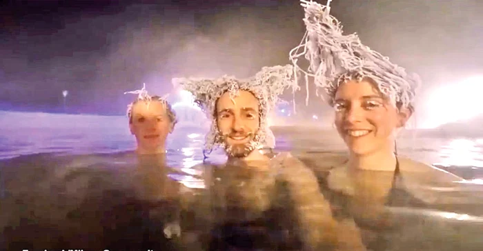 Cum scoţi capul din apă, albeşti instantaneu