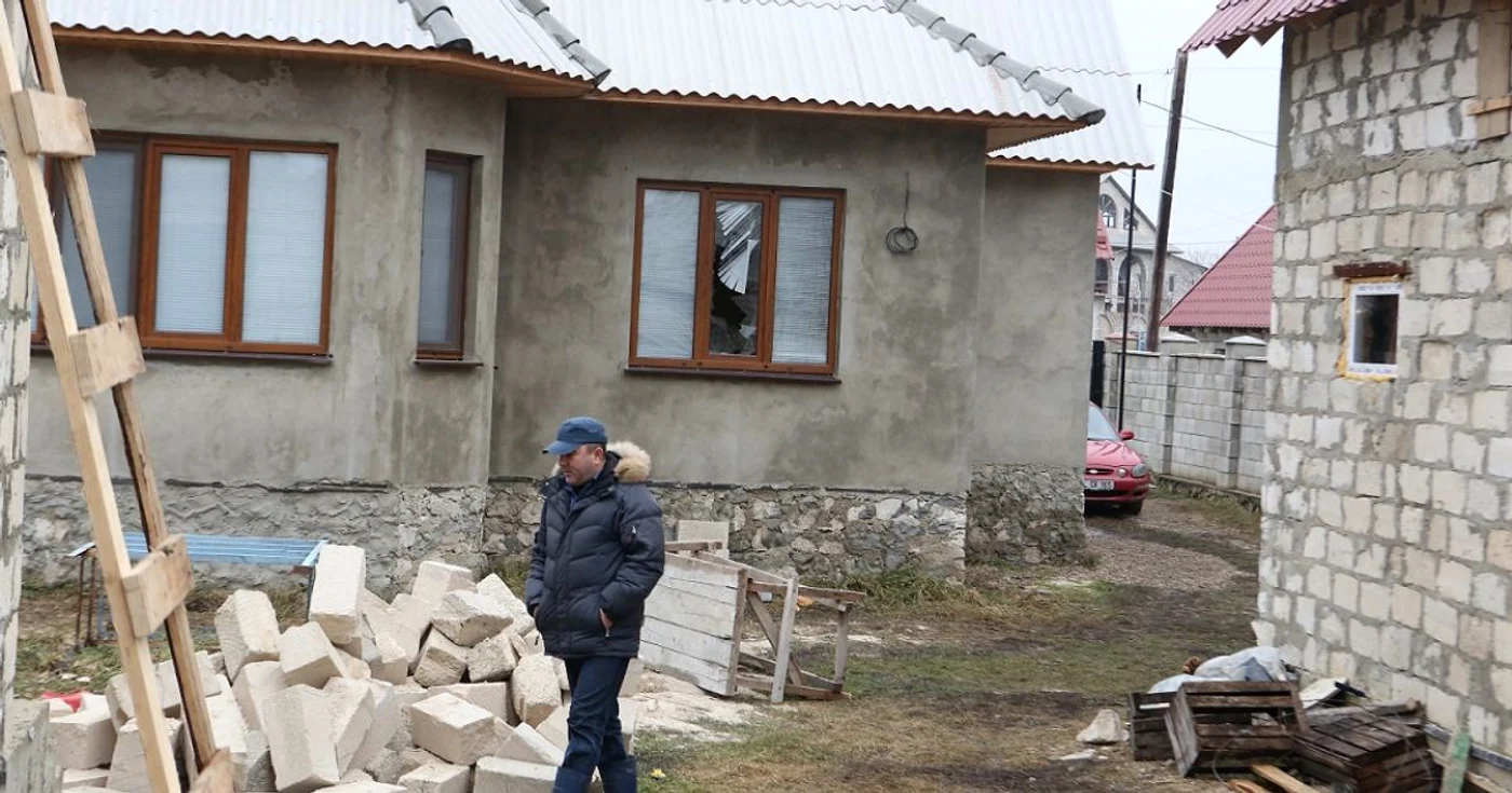 Poliţiştii anchetează în continuare acest caz. Foto: Dumitru Goncear
