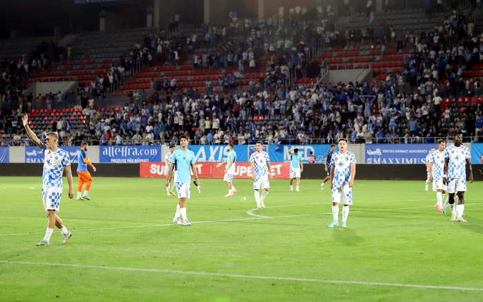 Corvinul Hunedoara, la finalul meciului cu Astana. Foto: Daniel Guță ADEVĂRUL