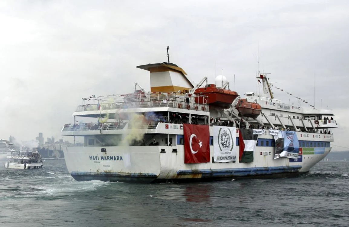 Flotila include trei nave de marfă şi trei nave de pasageri