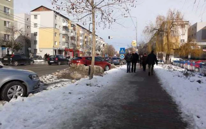 Oltenii se pregătesc iarăşi de ger (FOTO: Mugurel Manea)