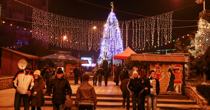 Revelion în stradă pentru râmniceni