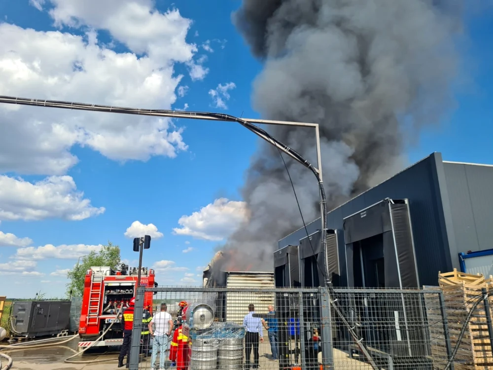 Incendiu la un depozit de alimente de la parcul de distracţii Therme